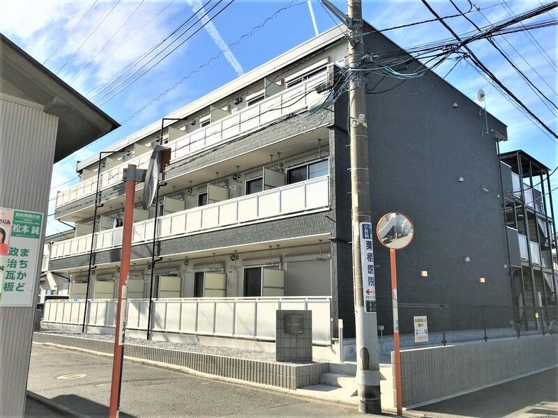 横浜市金沢区六浦４丁目の賃貸マンションの外観