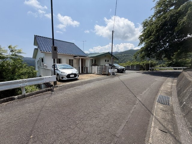 熱海市下多賀　街並みと海を眺めての前面道路含む現地写真
