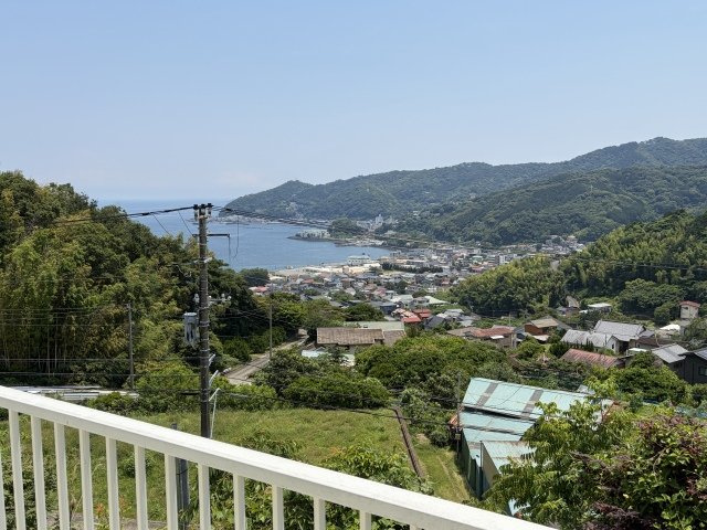 熱海市下多賀　街並みと海を眺めての展望