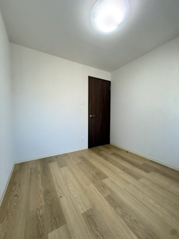 ライオンズマンション円山の洋室