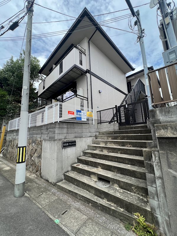 月見山サンハイムの外観