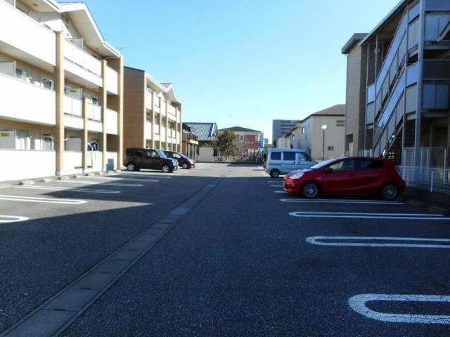 プルミエール・クラスⅢＡの駐車場|車をお持ちの方に嬉しい駐車場付きの物件です