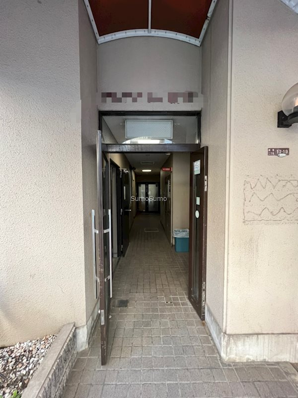 アルテハイム新町のエントランス
