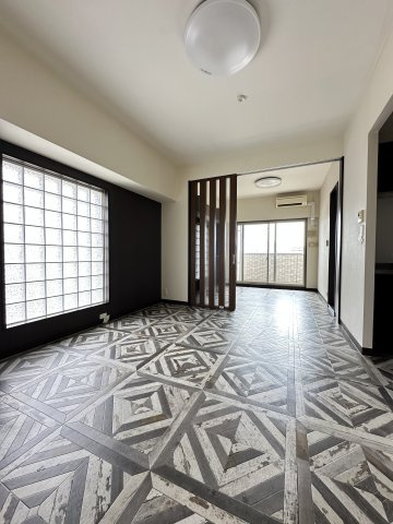 大阪市西区南堀江４丁目の賃貸マンションの居間・リビング