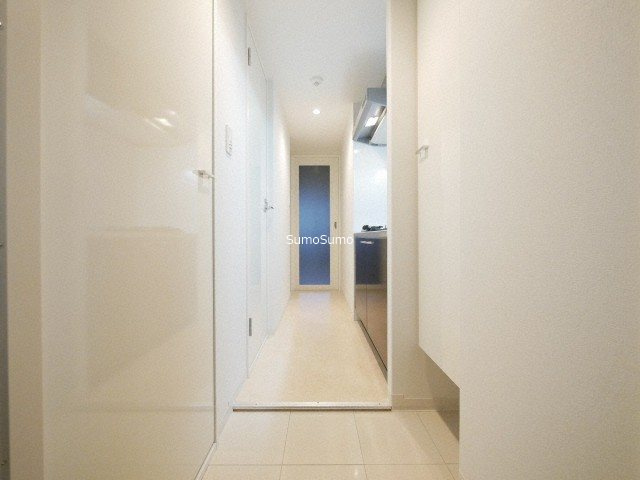 大阪市西区江戸堀１丁目の賃貸マンションの玄関