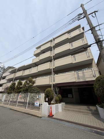 ラフォーレ兵庫Bの外観