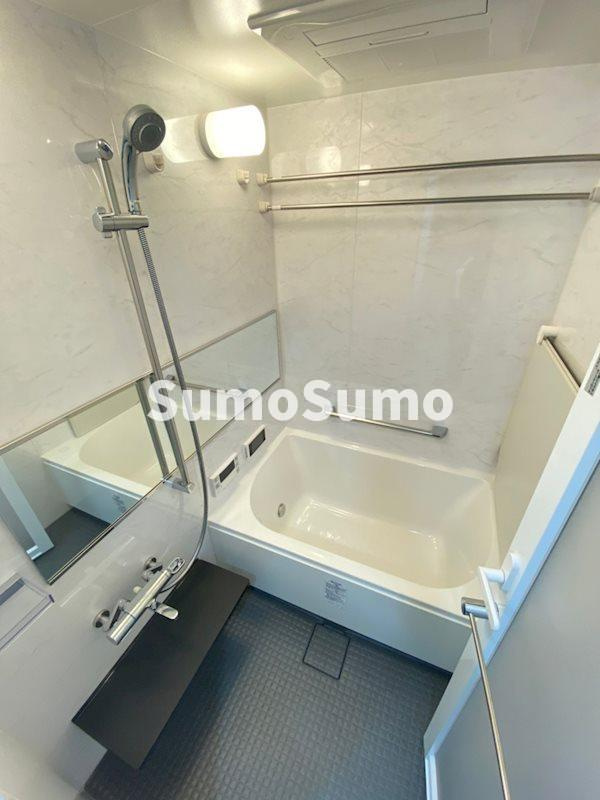 リーガル靱本町の浴室