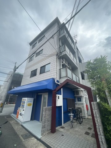 ドルフェスの外観