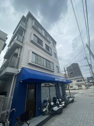 ドルフェスの外観