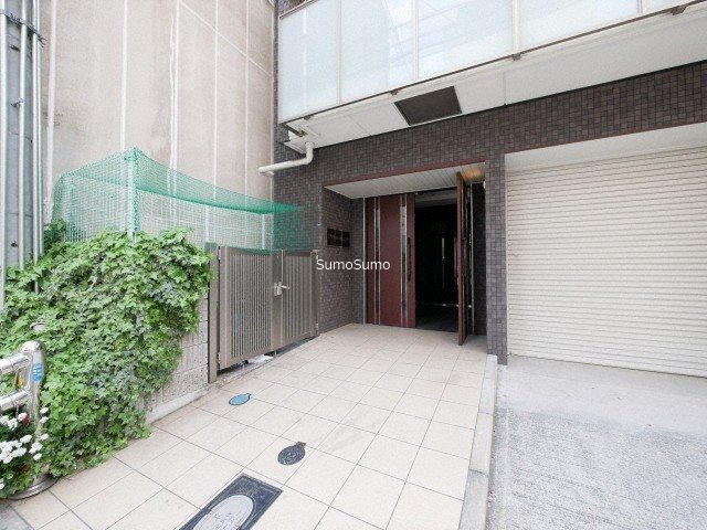 プロスパー瓦屋町のエントランス