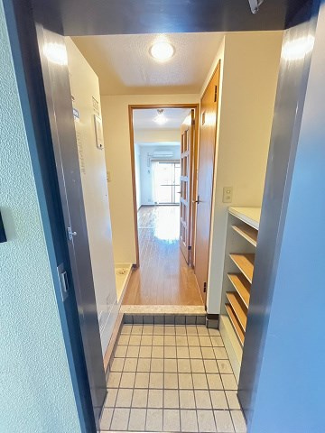 クレアコート産所町の玄関