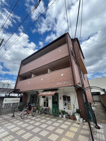 西宮市甲風園１丁目のアパート