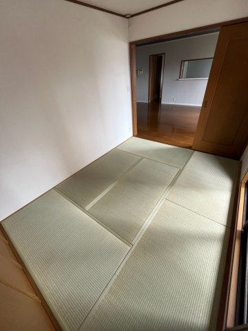 西宮市甲風園１丁目のアパートの和室