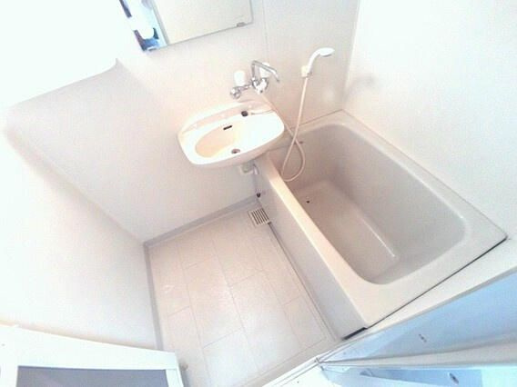 ハイエスト西芦屋の浴室