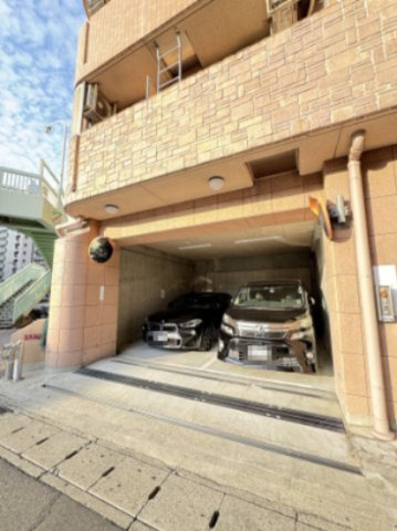 エステムコート神戸・三宮山手センティールの駐車場