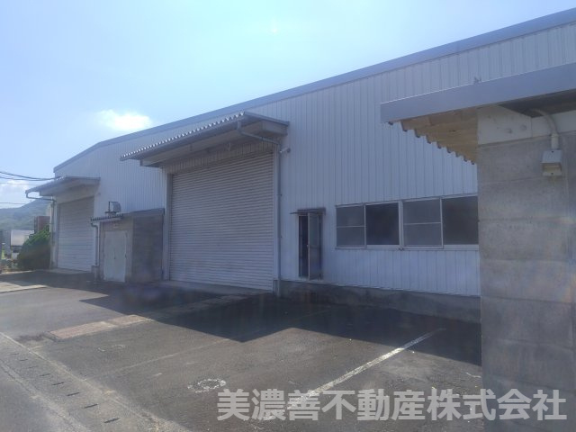 ６４９１６　本巣市文殊工場の外観