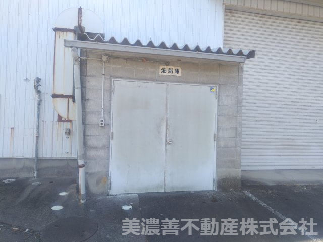 ６４９１６　本巣市文殊工場の外観