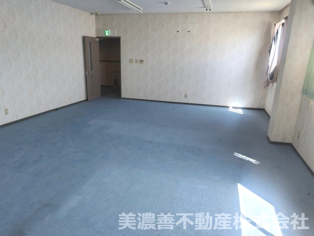 ６４９１６　本巣市文殊工場の洋室