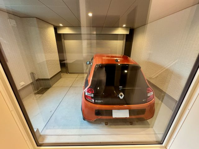 ガルガンチュアの駐車場