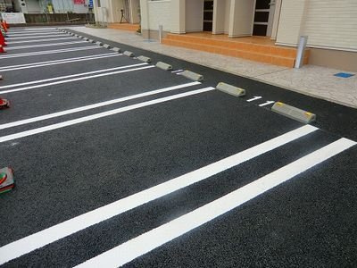 モーメントス　フェリセス１６の駐車場