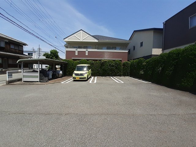 シャルマンビラＢの駐車場
