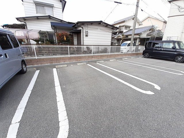 ポラリスⅢの駐車場