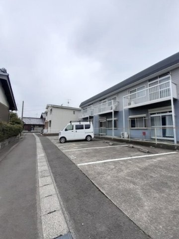 サンハイツの駐車場