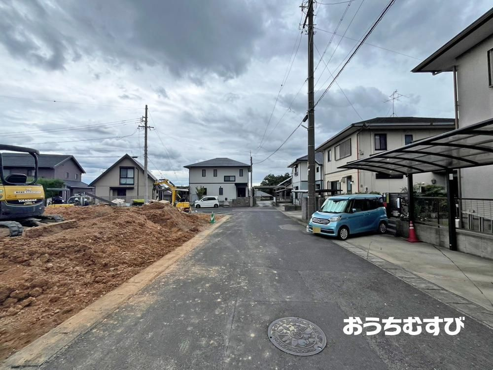 小牧市本庄字郷浦(全2棟)の前面道路含む現地写真