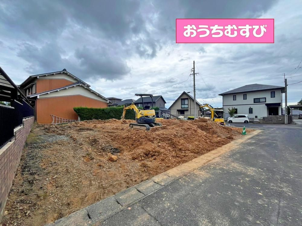 小牧市本庄字郷浦(全2棟)の前面道路含む現地写真