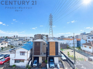 開放感あふれる眺望が魅力の住まい。視界を遮る建物が少なく、青空が広がる気持ちの良い景色を楽しめます。陽当たりも期待でき、明るく心地よい暮らしを演出します。