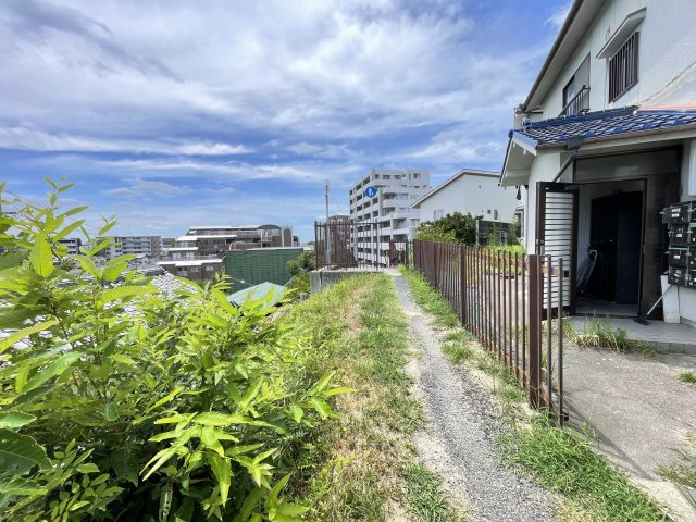 カレッジハウスニシガミのエントランス
