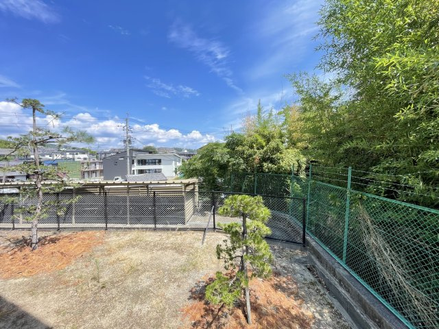 箕面市粟生間谷東１丁目の賃貸マンションの展望