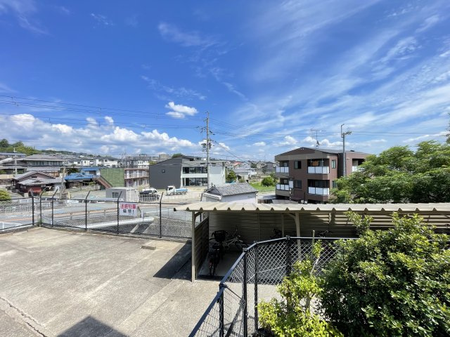 箕面市粟生間谷東１丁目の賃貸マンションの展望