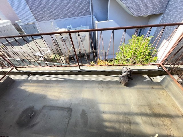 伸光荘のバルコニー
