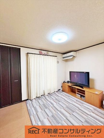 神戸市東灘区深江南町4丁目　中古戸建の居間・リビング