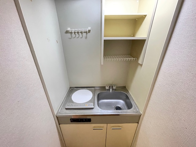 カレッジハウスニシガミⅢのキッチン