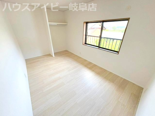 羽島市正木町大浦！敷地面積約100坪！お車6台以上可能！ゆとりの広さの6LDK！リフォーム済み！の洋室|羽島市正木町大浦！敷地面積約100坪！お車6台以上可能！ゆとりの広さの6LDK！リフォーム済み！