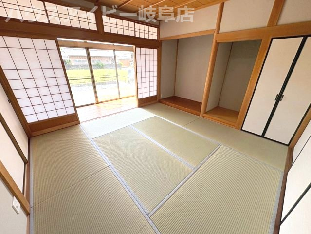 羽島市正木町大浦！敷地面積約100坪！お車6台以上可能！ゆとりの広さの6LDK！リフォーム済み！の和室|羽島市正木町大浦！敷地面積約100坪！お車6台以上可能！ゆとりの広さの6LDK！リフォーム済み！