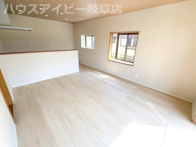 【居間・リビング】の画像