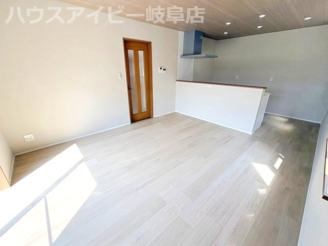 【居間・リビング】の画像