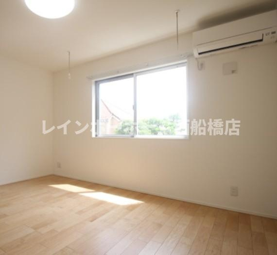 クレール東船橋の寝室