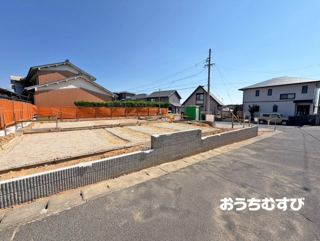 小牧市本庄字郷浦(全2棟)の前面道路含む現地写真