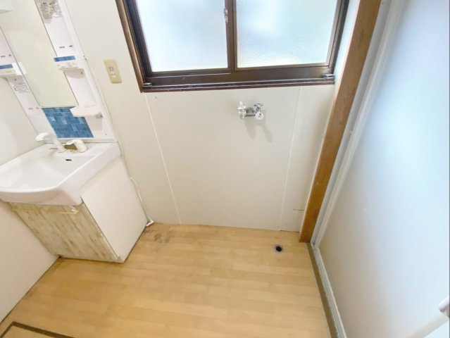 糟屋郡篠栗町大字篠栗 中古戸建のランドリースペース|室内洗濯機置き場です！