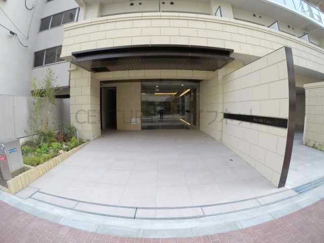 【エントランス】 | スプランディッド江坂DUE