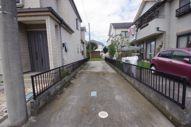 宇都宮市一ノ沢町　戸建　の駐車場|縦列３台可能