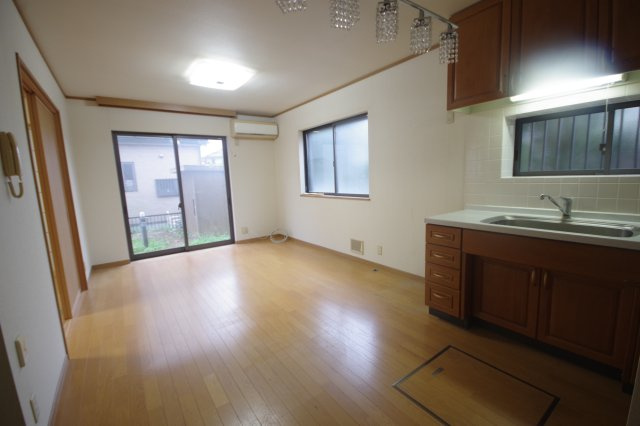 宇都宮市一ノ沢町　戸建　の居間・リビング|家具の配置もしやすいリビング