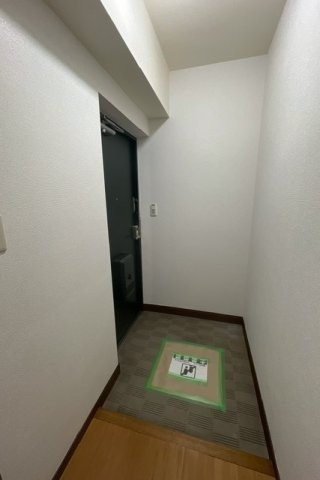 ローズマンションの玄関