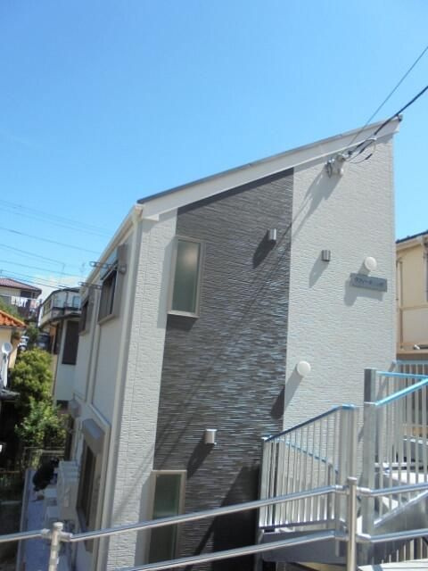 ラフィーネ三ツ沢の外観