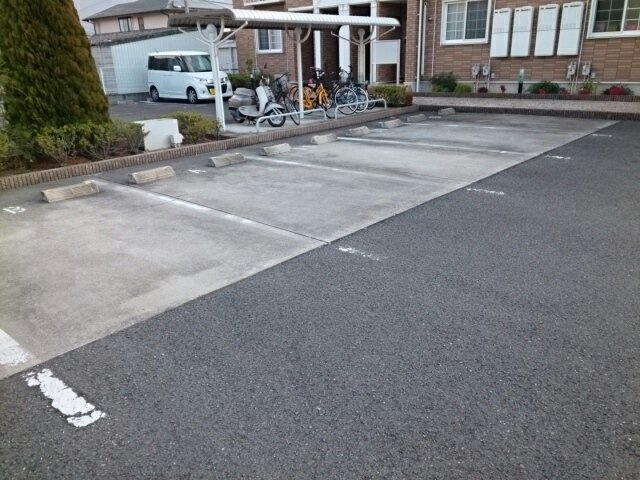 【駐車場】 | シャノアール　中迫 | 駐車場に車を止められます