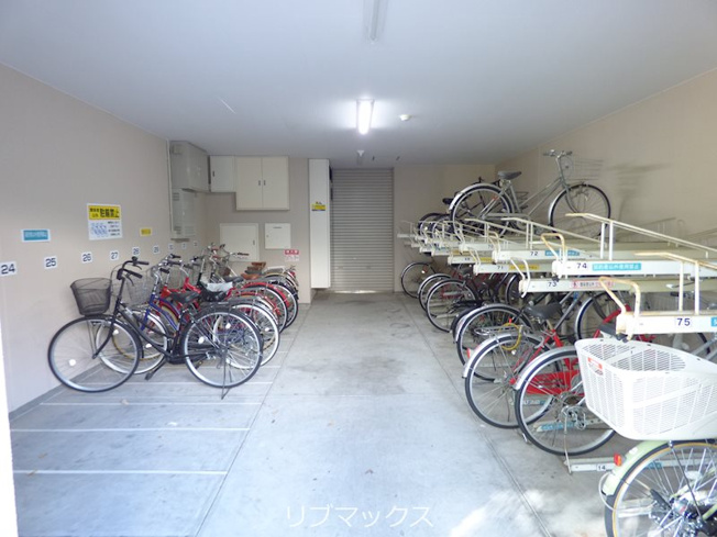 当店は家主強制でない場合、消毒・抗菌代や安心サポート代など不要費用は一切不要。オンライン案内可。